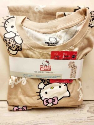 Short sleeves straight leg