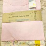 Short sleeves cuffed leg