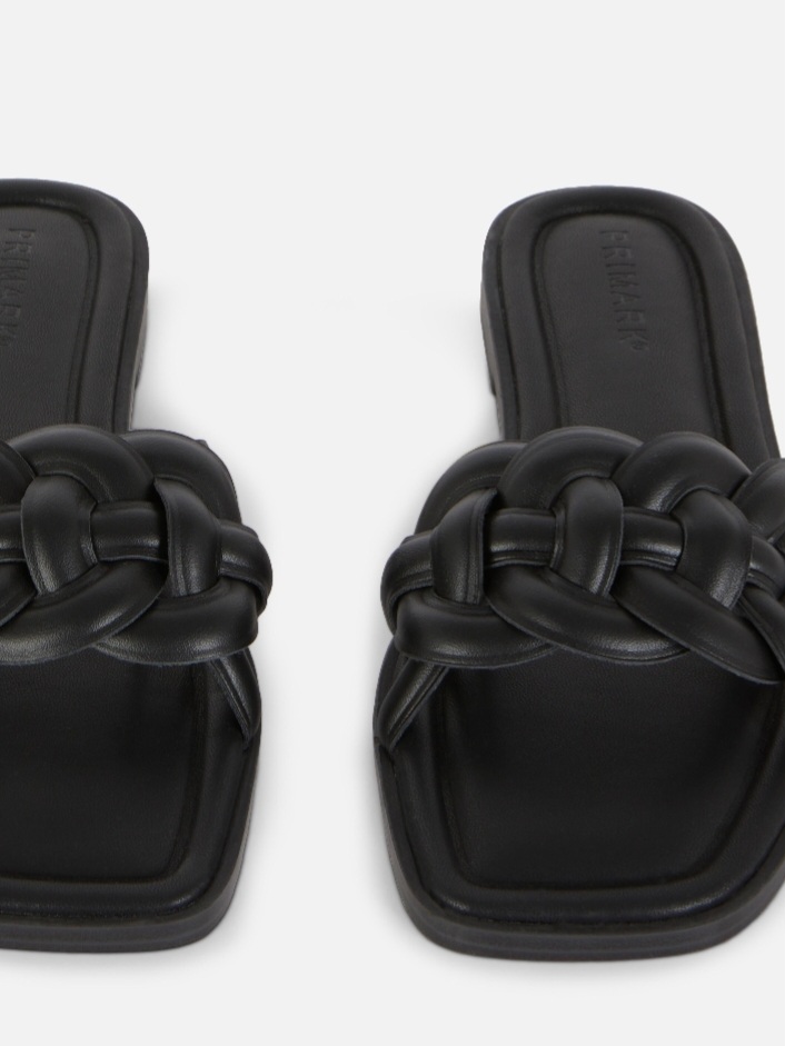 Screenshot_20251129_141935_Google Slides - Image 1